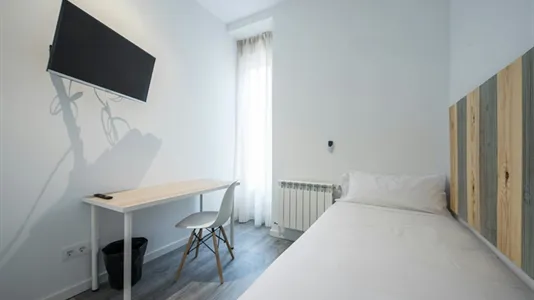 Rooms in Madrid Centro - photo 3