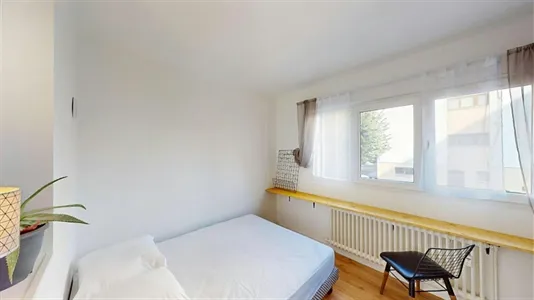 Rooms in Saint-Julien-en-Genevois - photo 1