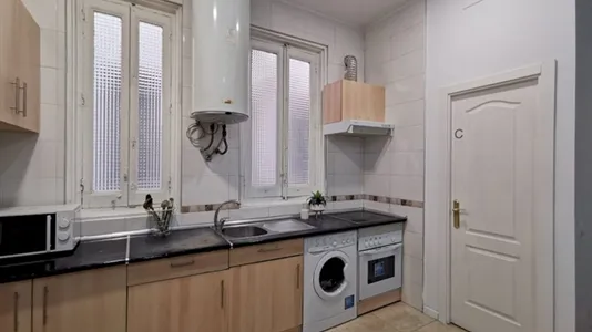 Rooms in Madrid Centro - photo 9