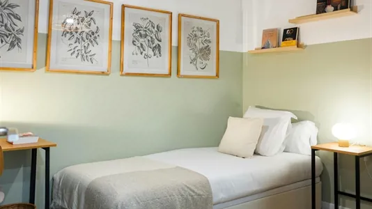 Rooms in Barcelona Eixample - photo 2