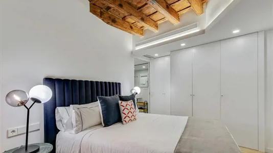 Apartments in Barcelona Ciutat Vella - photo 2
