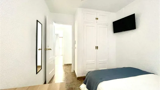Rooms in Málaga - photo 3