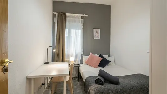 Rooms in Madrid Centro - photo 5