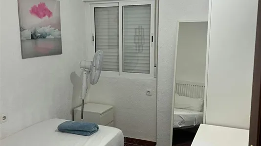 Rooms in Málaga - photo 1