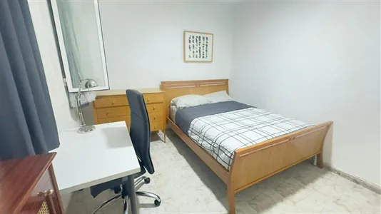 Rooms in Madrid Chamberí - photo 2