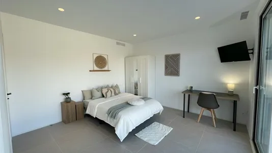 Rooms in L'Hospitalet de Llobregat - photo 1