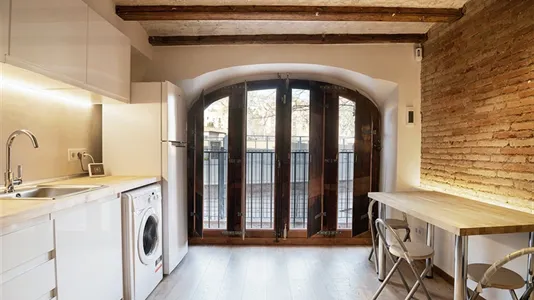 Apartments in Barcelona Ciutat Vella - photo 4