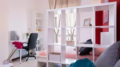 Room for rent in Milano Zona 9 - Porta Garibaldi, Niguarda, Milan
