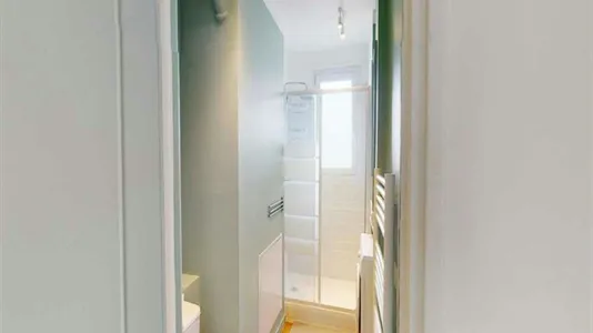 Rooms in Paris 17ème arrondissement - photo 8