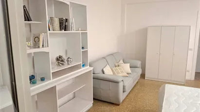 Room for rent in Roma Municipio VII – Appio-Latino/Tuscolano/Cinecittà, Rome