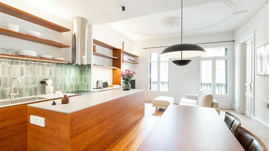 Apartments in Barcelona Eixample - photo 2