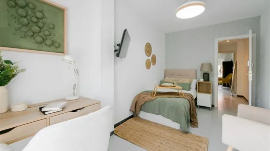 Rooms in Madrid Fuencarral-El Pardo - photo 1