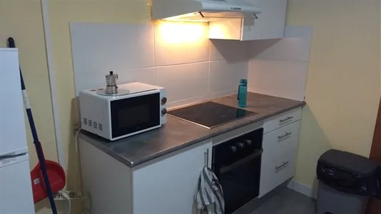 Rooms in Barcelona Ciutat Vella - photo 8