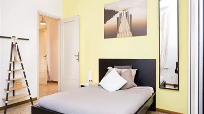 Room for rent in Milano Zona 8 - Fiera, Gallaratese, Quarto Oggiaro, Milan