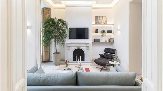 Apartments in Madrid Centro - photo 3