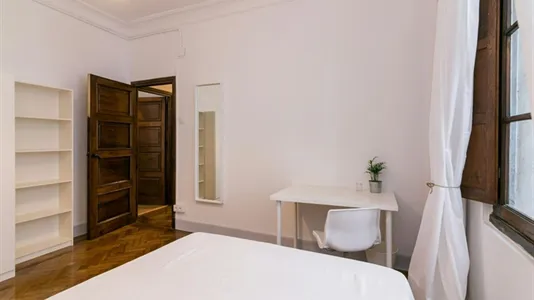 Rooms in Oviedo - photo 5