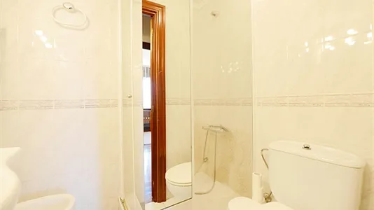 Rooms in Bilbao - photo 9