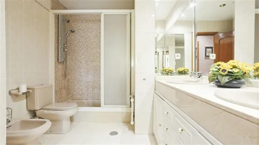 Rooms in Madrid Chamartín - photo 10