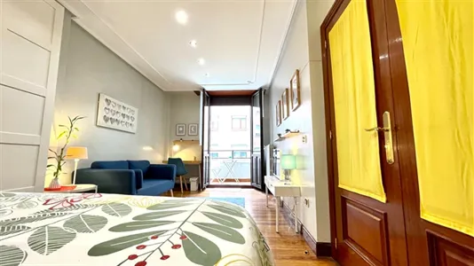 Rooms in Bilbao - photo 4