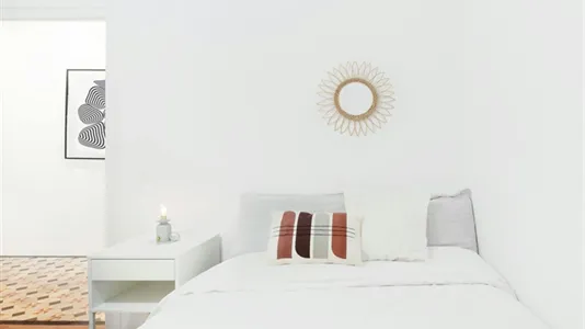 Rooms in Barcelona Eixample - photo 2