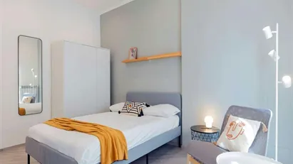 Room for rent in Roma Municipio VII – Appio-Latino/Tuscolano/Cinecittà, Rome