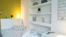 Room for rent, Turin, Piemonte, &lt;span class=&quot;blurred street&quot; onclick=&quot;ProcessAdRequest(9832522)&quot;&gt;&lt;span class=&quot;hint&quot;&gt;See streetname&lt;/span&gt;[xxxxxxxxxxxxx]&lt;/span&gt;