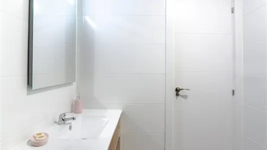 Rooms in Madrid Centro - photo 8