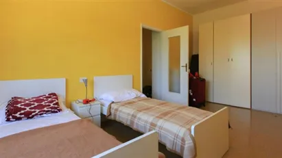 Room for rent in Milano Zona 6 - Barona, Lorenteggio, Milan