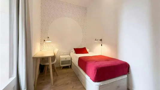 Rooms in Barcelona Ciutat Vella - photo 4