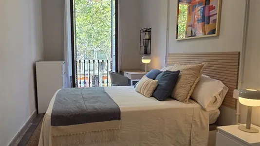 Rooms in Barcelona Eixample - photo 1