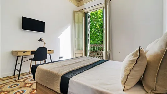 Rooms in Barcelona Eixample - photo 5