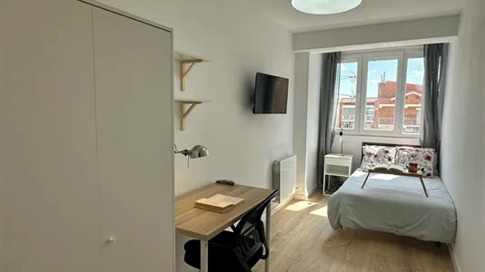 Rooms in Madrid Carabanchel - photo 1