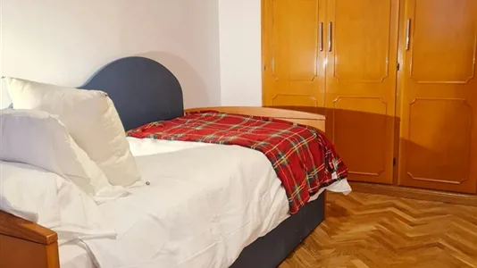 Rooms in El Encinar de los Reyes - photo 3