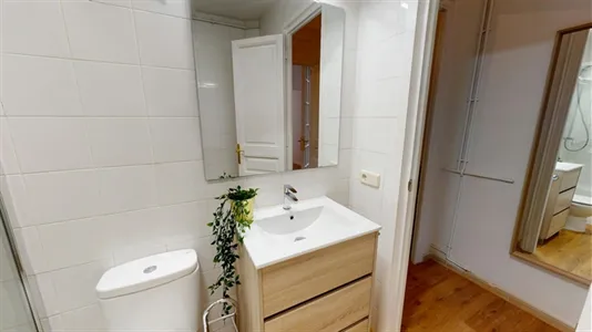 Rooms in Barcelona Eixample - photo 6