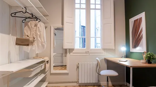 Rooms in Barcelona Eixample - photo 3