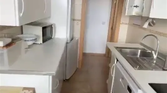 Rooms in Málaga - photo 4