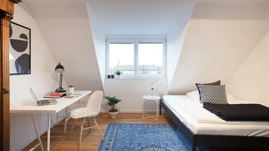 Rooms in Berlin Lichtenberg - photo 2