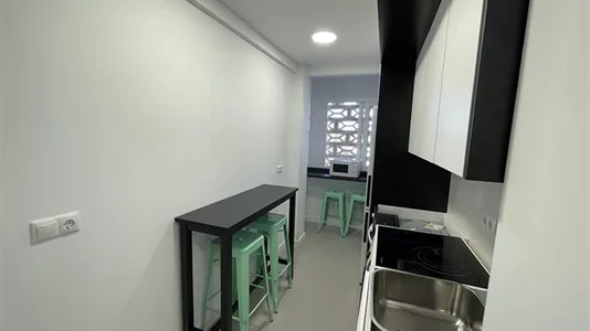 Rooms in Guadalajara - photo 9