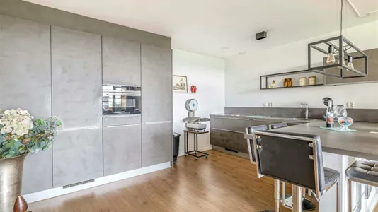 Apartments in Location is not specified - photo 6