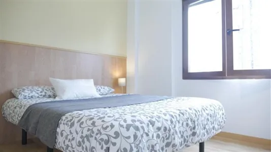 Rooms in Barcelona Eixample - photo 8