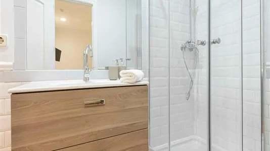 Rooms in Madrid Centro - photo 9