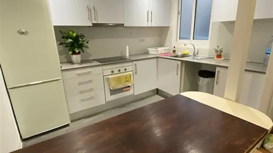 Rooms in Barcelona Ciutat Vella - photo 9