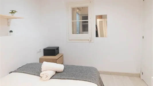 Rooms in Barcelona Ciutat Vella - photo 4