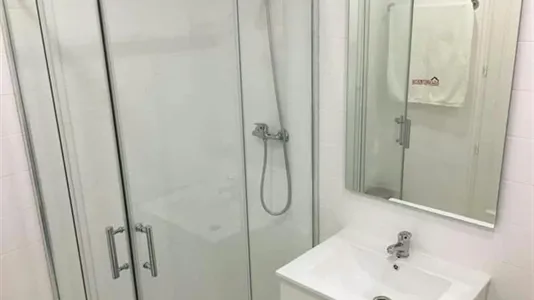 Rooms in Madrid Centro - photo 10