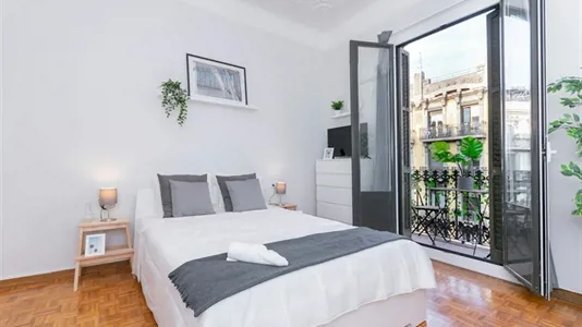 Rooms in Barcelona Eixample - photo 1