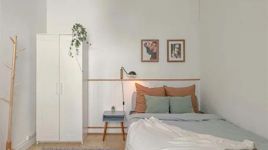 Rooms in Barcelona Eixample - photo 2
