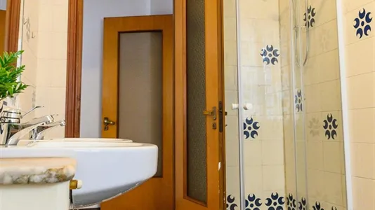 Rooms in Lecco - photo 9