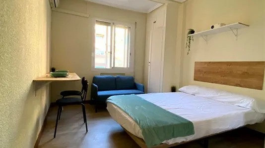 Rooms in Madrid Chamartín - photo 2