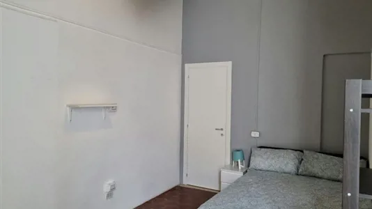 Rooms in Napoli Municipalità 4 - photo 3