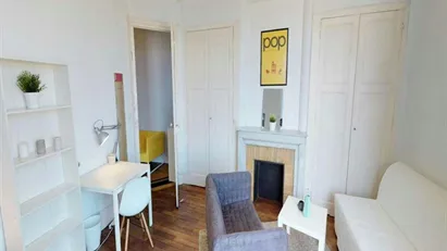 Room for rent in Lyon, Auvergne-Rhône-Alpes Room for rent in Lyon, Auvergne-Rhône-Alpes